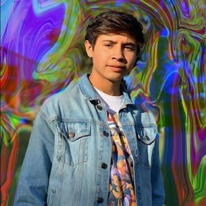 Meet your Posher, Emmit